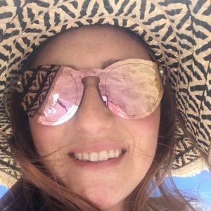 Meet your Posher, Joni